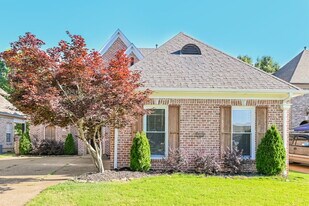 7032 Apache Dr in Olive Branch, MS - Building Photo