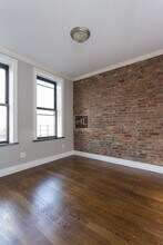 East 18th Street in New York, NY - Foto de edificio - Building Photo