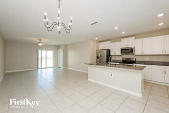 14482 English Lavender Dr in Wimauma, FL - Building Photo - Building Photo