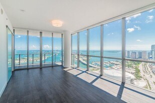 1100 Biscayne Blvd, Unit 5401 in Miami, FL - Building Photo