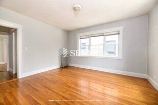 473 Broadway in Medford, MA - Building Photo
