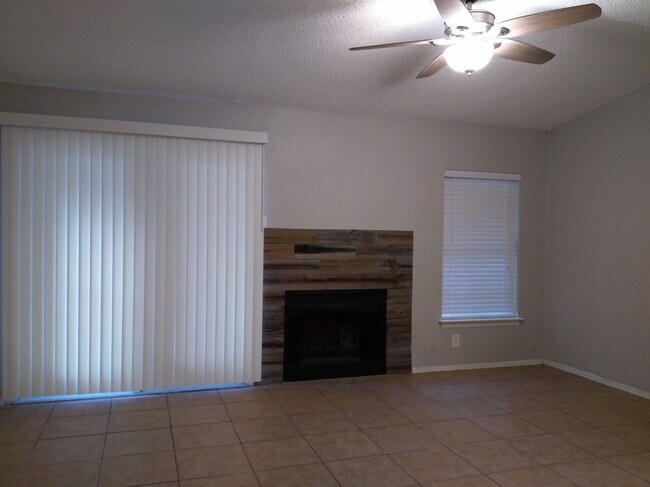 2524 Corian Glen Dr in San Antonio, TX - Building Photo - Building Photo