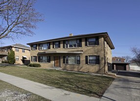 7708 W Howard Ave in Milwaukee, WI - Building Photo