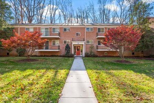 10631 Weymouth St, Unit Apartment 203 in Bethesda, MD - Building Photo