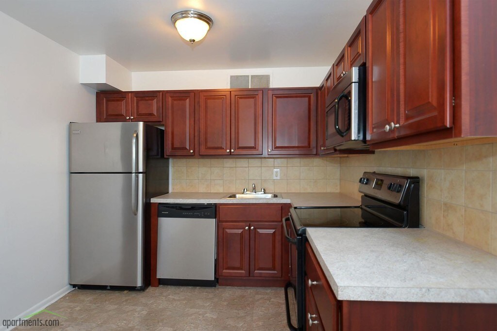 Chateau Apartments in Burlington, NJ