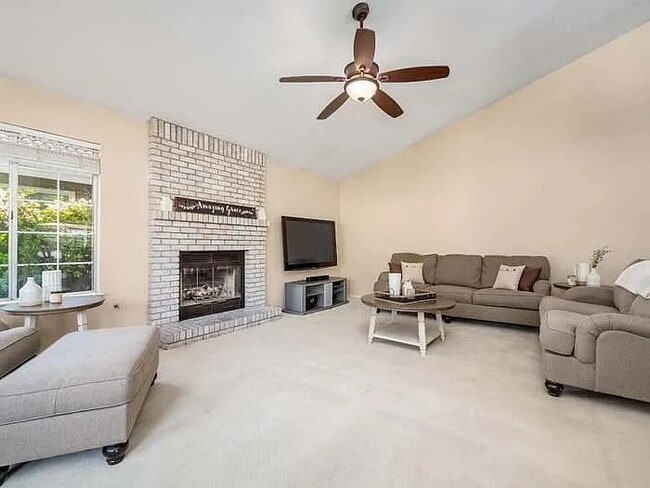 178 N Magnolia Ave in Clovis, CA - Building Photo - Building Photo