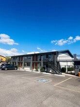 Spring Leaf Apartments in Tempe, AZ - Building Photo - Building Photo