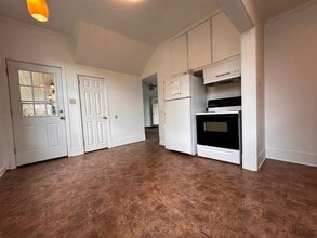 718 12th St, Unit Apt 1 in New Brighton, PA - Building Photo - Building Photo