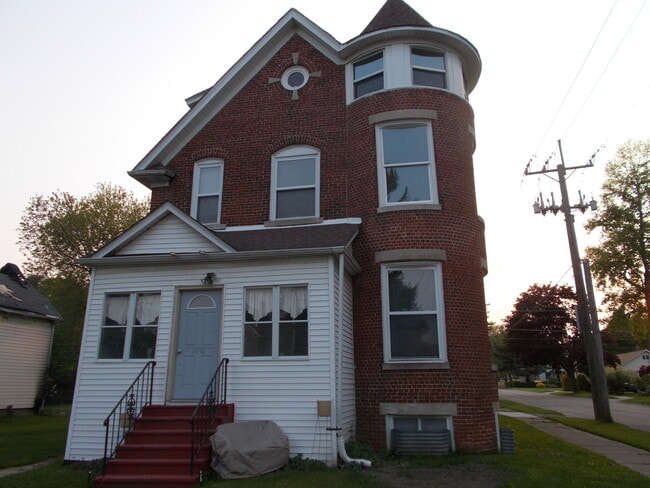 property at 2900 Enoch Ave