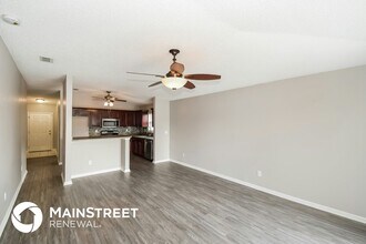 7405 International Village Dr in Jacksonville, FL - Building Photo - Building Photo