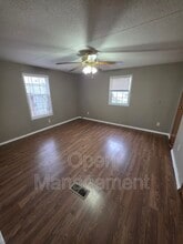 16 English Village Park in Nixa, MO - Building Photo - Building Photo