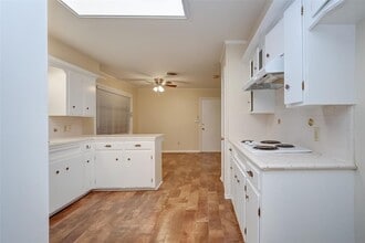 6543 Kury Ln in Houston, TX - Building Photo - Building Photo