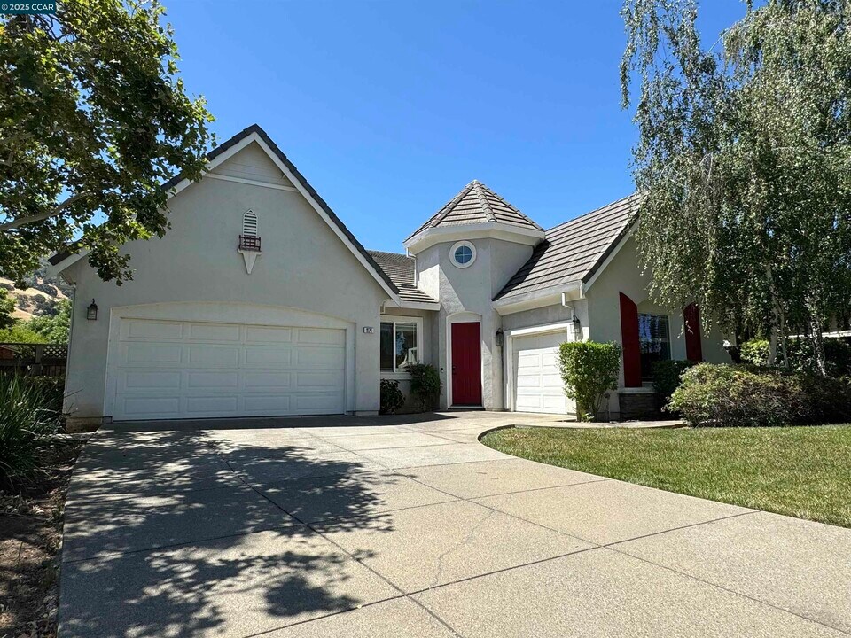 1174 Krona Ln in Concord, CA - Building Photo