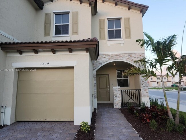 2429 SE 28th Dr in Homestead, FL - Building Photo - Building Photo