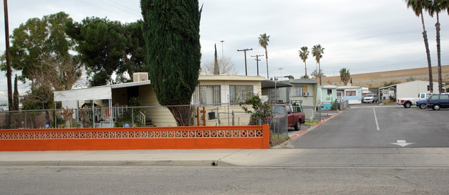 2590 Medical Center Dr in San Bernardino, CA - Foto de edificio - Building Photo