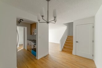 Huntington Townhomes in Edmonton, AB - Building Photo - Building Photo