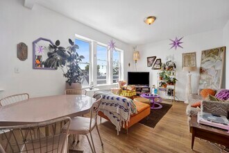 3809 W Altgeld St in Chicago, IL - Building Photo - Building Photo