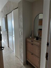 350 S Miami Ave in Miami, FL - Building Photo - Building Photo