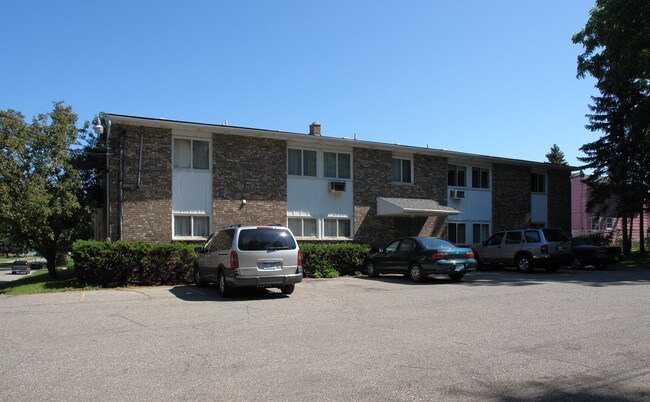 2827 Harwick Dr in Lansing, MI - Building Photo - Building Photo