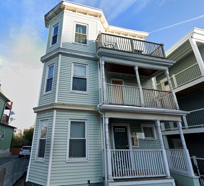 property at 5 Moseley St