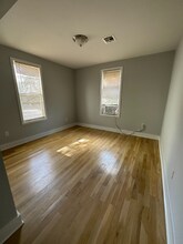 75 Oak St in Jersey City, NJ - Building Photo - Building Photo