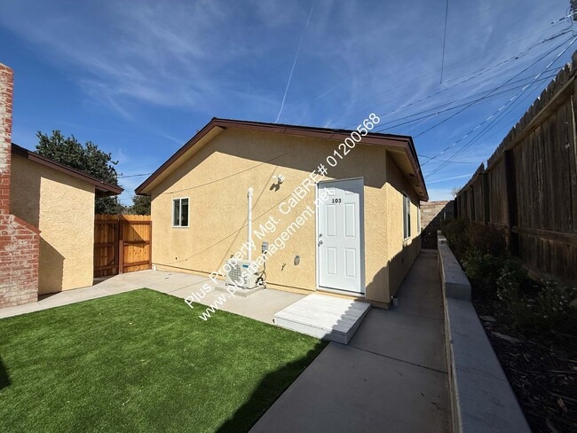 property at 1215 Mira Flores Dr