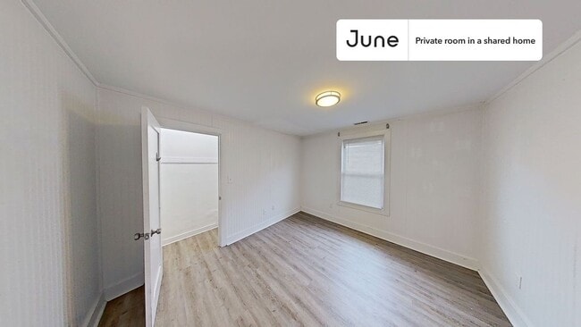 Private bedroom in 4 bed/1.5 bath Home in Boston, MA - Building Photo - Building Photo