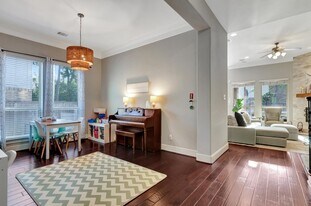 34 W Lasting Spring Cir in Spring, TX - Building Photo