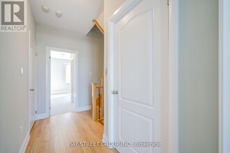 6 Teasel Way in Markham, ON - Building Photo - Building Photo