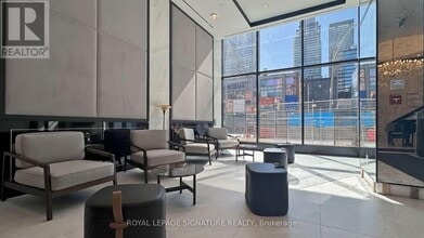 252-3252 Church St in Toronto, ON - Building Photo - Building Photo