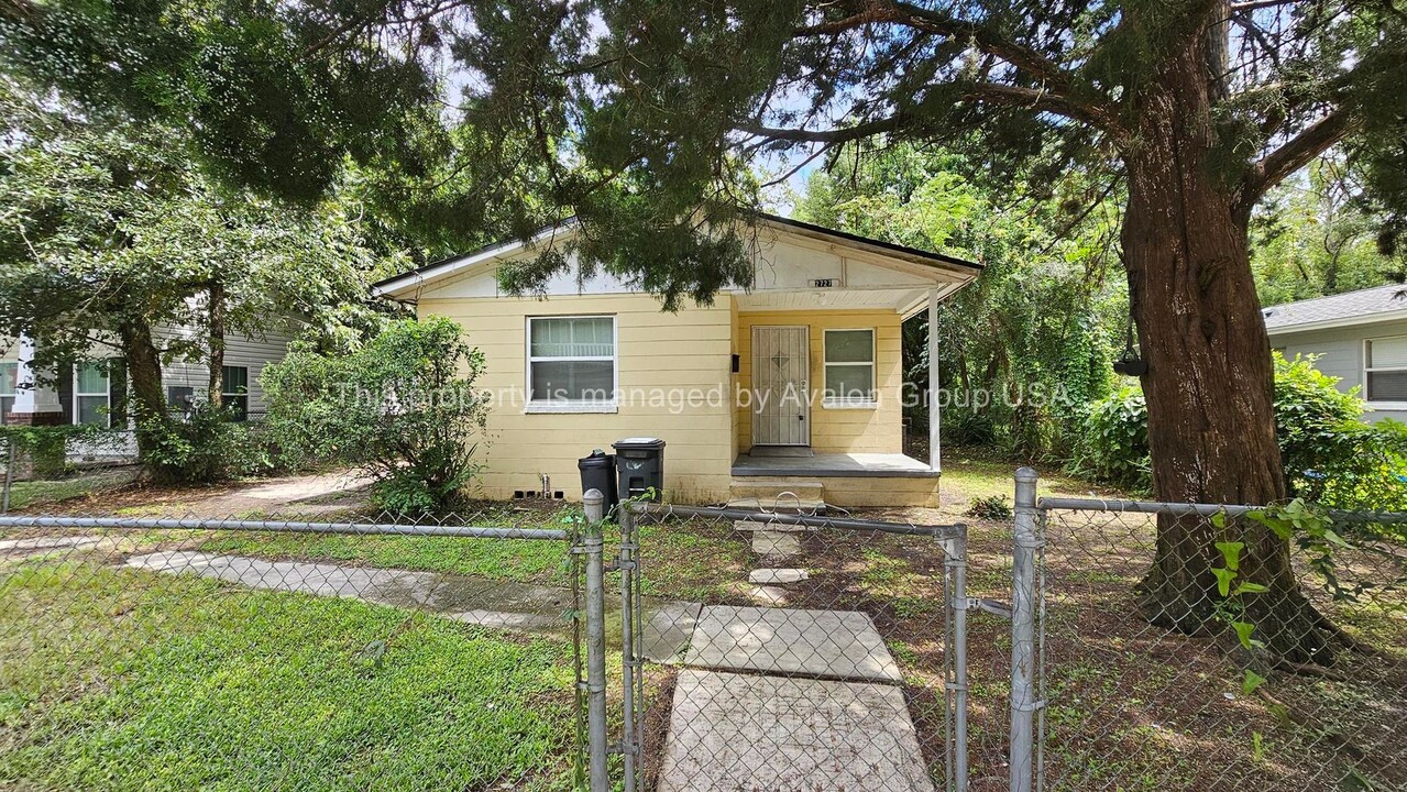 2727 N Davis St in Jacksonville, FL - Building Photo