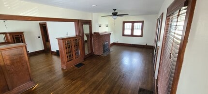 935 E Ft Wayne St in Warsaw, IN - Building Photo - Building Photo