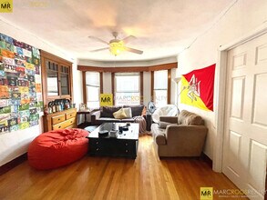 65 Frederick Ave in Medford, MA - Foto de edificio - Building Photo