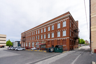 J & K on Main in Spokane, WA - Building Photo - Building Photo