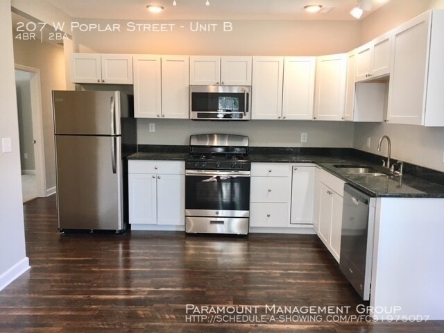 207 W Poplar St-Unit -Unit B in Charleston, SC - Foto de edificio - Building Photo