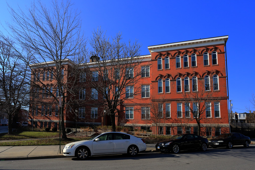 North Barclay Green Apartments in Baltimore, MD | ApartmentHomeLiving.com