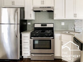 2211 W Foster Ave in Chicago, IL - Building Photo - Building Photo