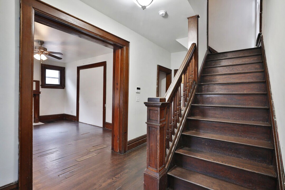 1611 Summit St in Columbus, OH - Building Photo