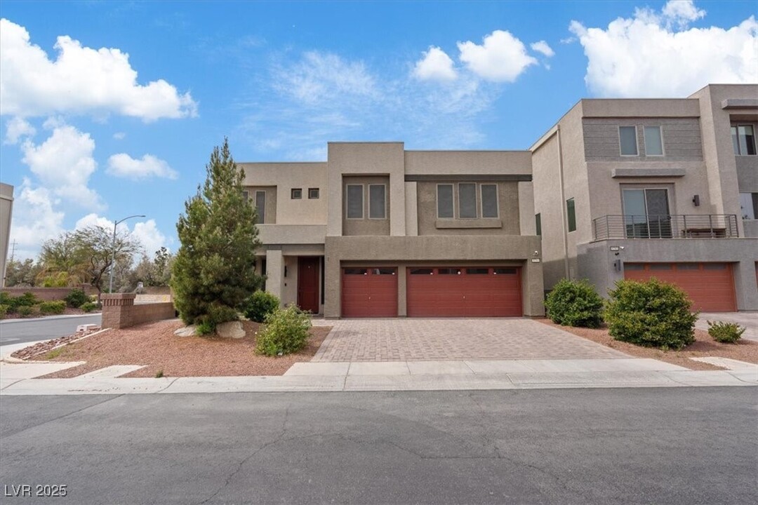 9793 S Russian Hill St in Las Vegas, NV - Building Photo