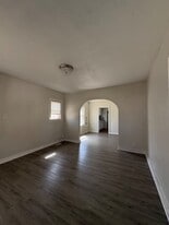 609 N Madison St in Hutchinson, KS - Building Photo