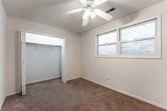 845 N Hoyne Ave, Unit 2 in Chicago, IL - Building Photo - Building Photo