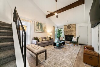 2009 Kenneth Ave in Austin, TX - Building Photo - Building Photo