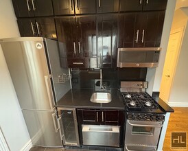 E 13TH ST., Unit 6D in New York, NY - Foto de edificio - Building Photo