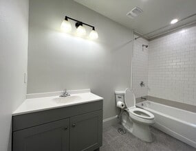 244 E Park Ave in Lake Wales, FL - Building Photo - Building Photo