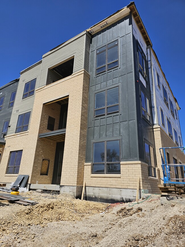 880 N Main in Oregon, WI - Foto de edificio - Building Photo