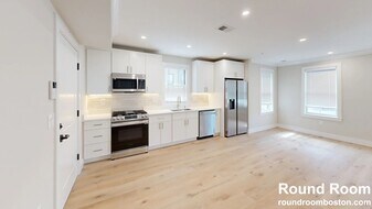 9 Everett St, Unit 4 in Boston, MA - Building Photo