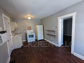 338 N Columbus St in Lancaster, OH - Building Photo