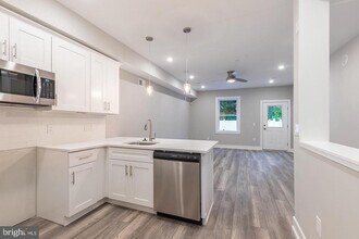 2040 N 19th St in Philadelphia, PA - Building Photo - Building Photo