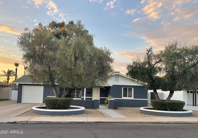 1816 E Minnezona Ave in Phoenix, AZ - Building Photo - Building Photo