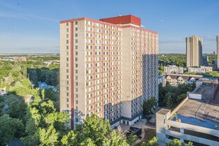 Garneau Towers Apartments in Edmonton, AB - Building Photo